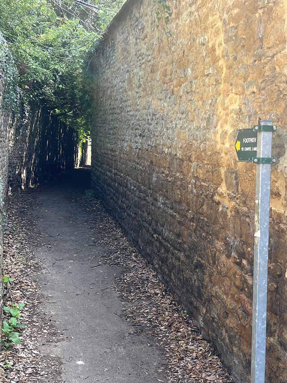 -back_lane_footpath_to_chapel_lane